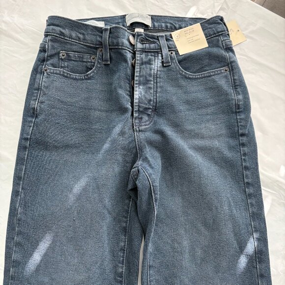 Universal Threads Mid Rise 80's Slim Button Front Jeans Size 6 NWT - Picture 3 of 10